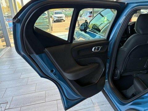 Volvo XC40 1.5 T3 163 R-design #24