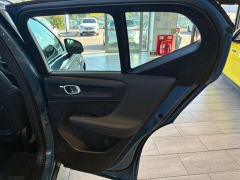 Volvo XC40 1.5 T3 163 R-design #25