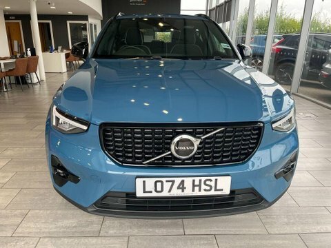 Volvo XC40 T5 Recharge Phev R-design Pro Black #2