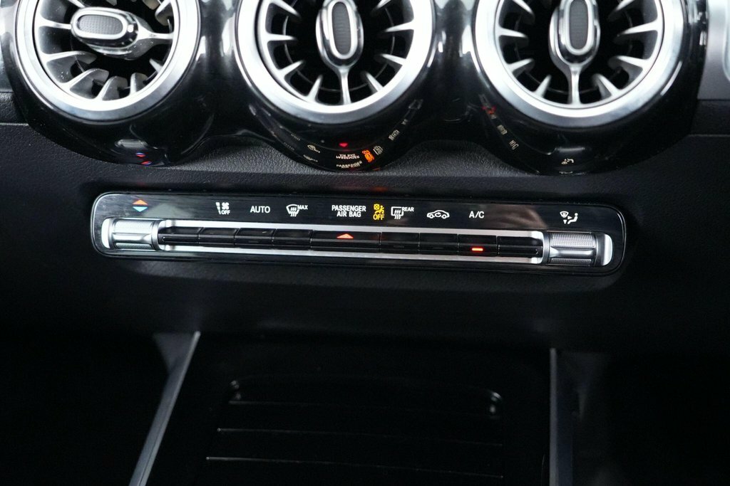 Mercedes-Benz GLB Class Glb 200 Amg Line Executive 7G-tronic Black #59