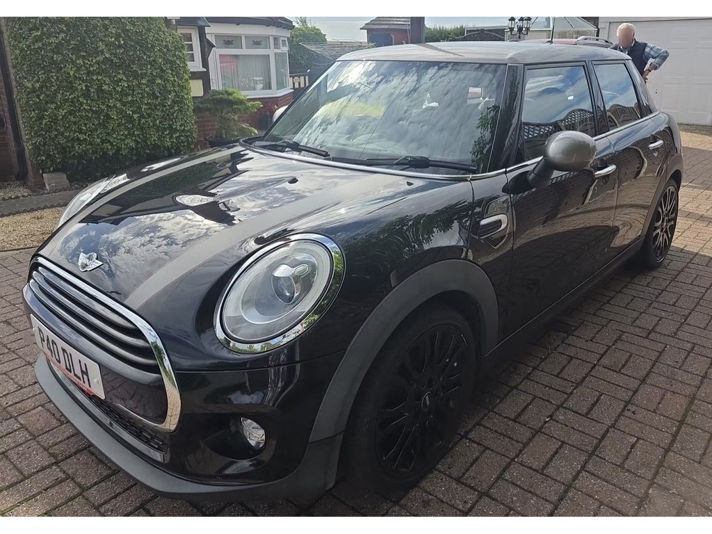 Mini Hatch Cooper D Seven Black