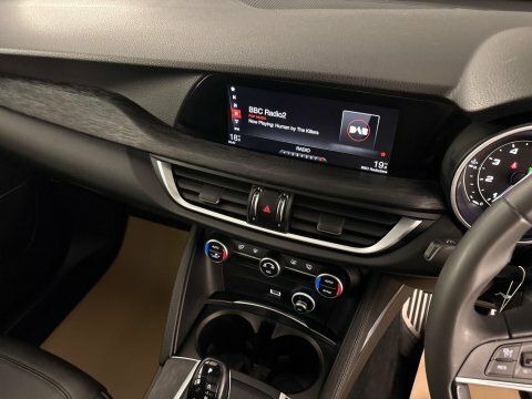 Alfa Romeo Stelvio Estate Black #21