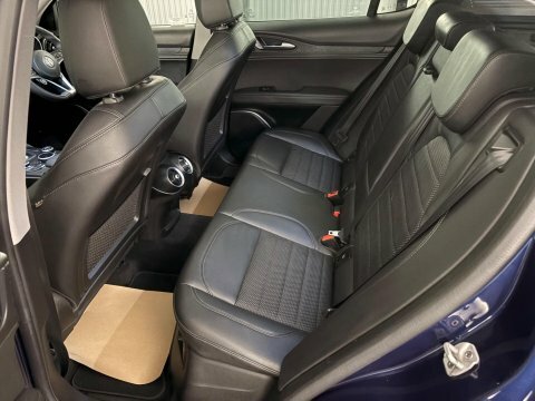 Alfa Romeo Stelvio Estate Black #6