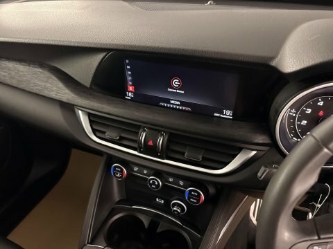 Alfa Romeo Stelvio Estate Black #19