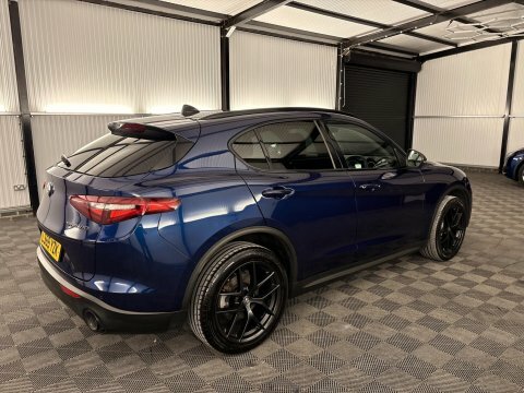 Alfa Romeo Stelvio Estate Black #54