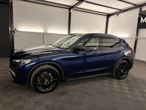 Alfa Romeo Stelvio Estate Black #48