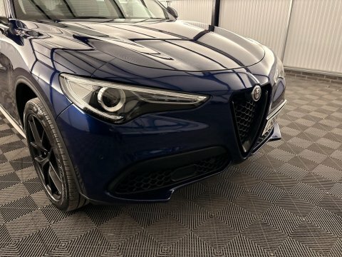 Alfa Romeo Stelvio Estate Black #44
