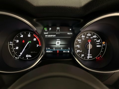 Alfa Romeo Stelvio Estate Black #10
