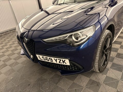 Alfa Romeo Stelvio Estate Black #45