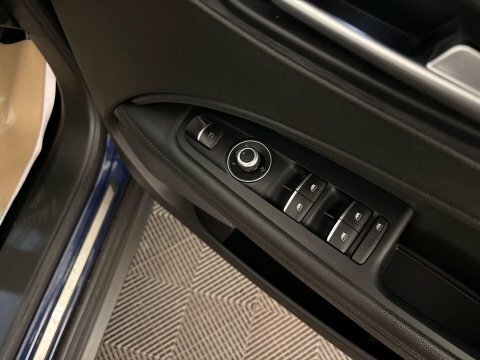 Alfa Romeo Stelvio Estate Black #34