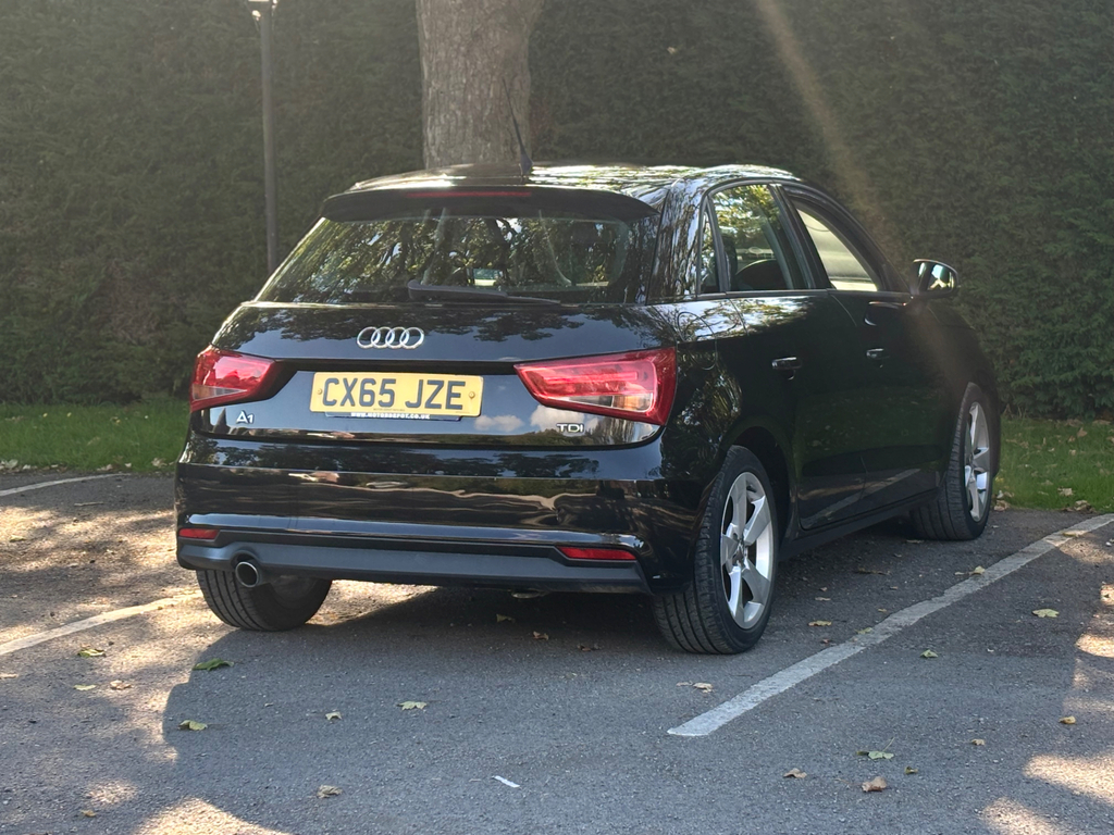 Audi A1 1.6 Tdi Sport Black #3