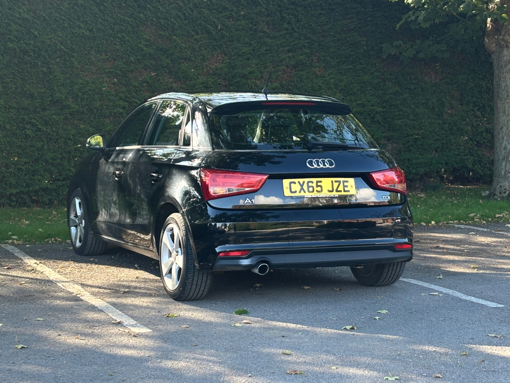 Audi A1 1.6 Tdi Sport Black #4