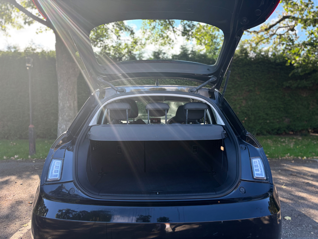 Audi A1 1.6 Tdi Sport Black #5