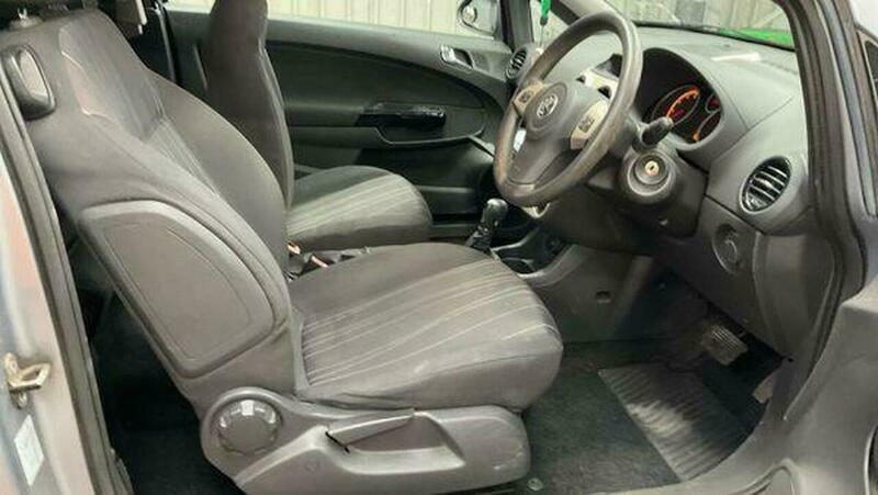 Vauxhall Corsa 1.4I 16V Club Silver #9