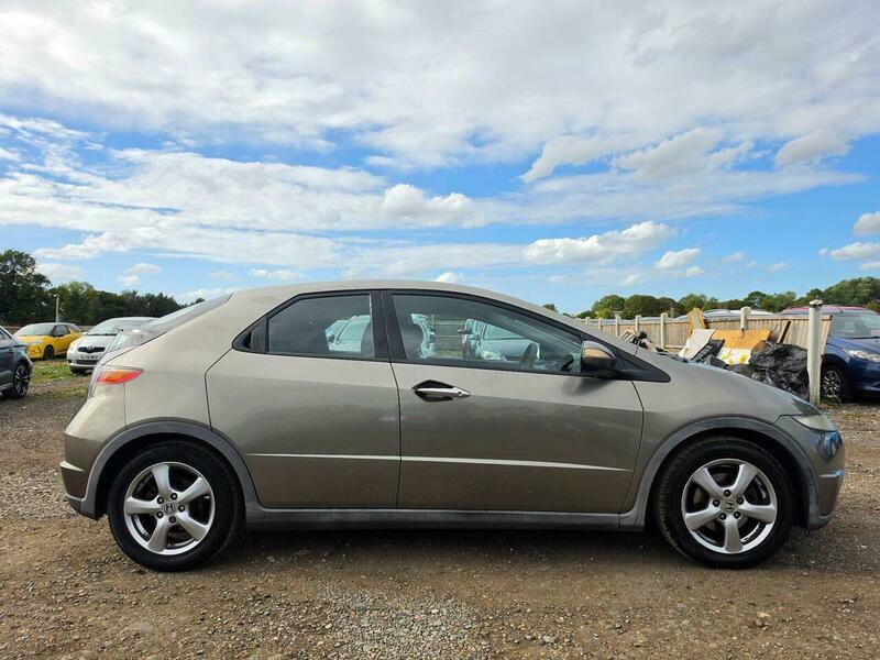 Honda Civic 1.8 I-vtec Es Black #8