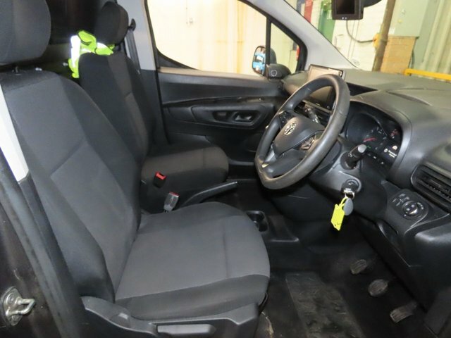 Vauxhall Combo 1.5 L2h1 2300 Sportive Ss 101 Bhp In White With 6 White #9