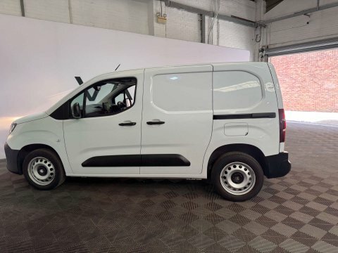 Vauxhall Combo 2024 74 1.5 White #4