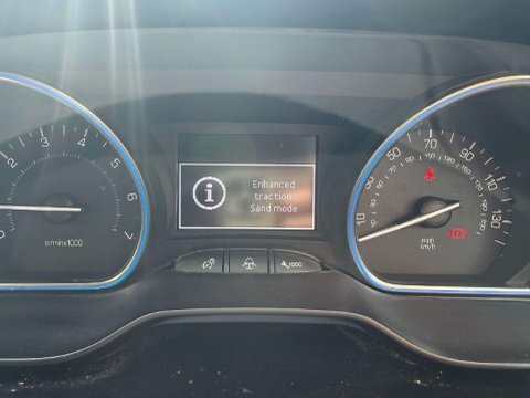 Peugeot 2008 1.2 Puretech Allure White #20