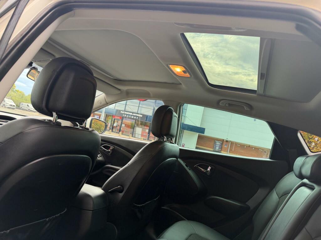 Hyundai Ix35 1.7 Crdi Premium Euro 5 Ss White #19