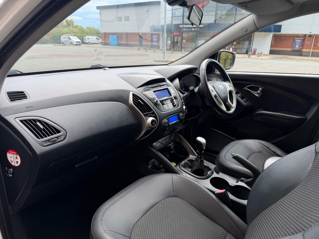Hyundai Ix35 1.7 Crdi Premium Euro 5 Ss White #9