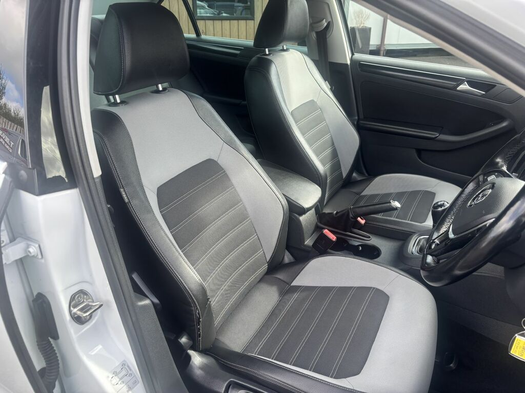 Volkswagen Jetta 2.0 Tdi Bluemotion Tech Gt Saloon Dsg E Blue #11