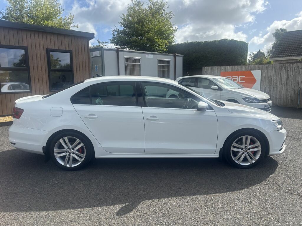 Volkswagen Jetta 2.0 Tdi 150 Gt White #5