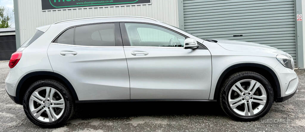 Mercedes-Benz GLA Class Gla220 Amg Line Premiumcdi 4Matic Grey #2