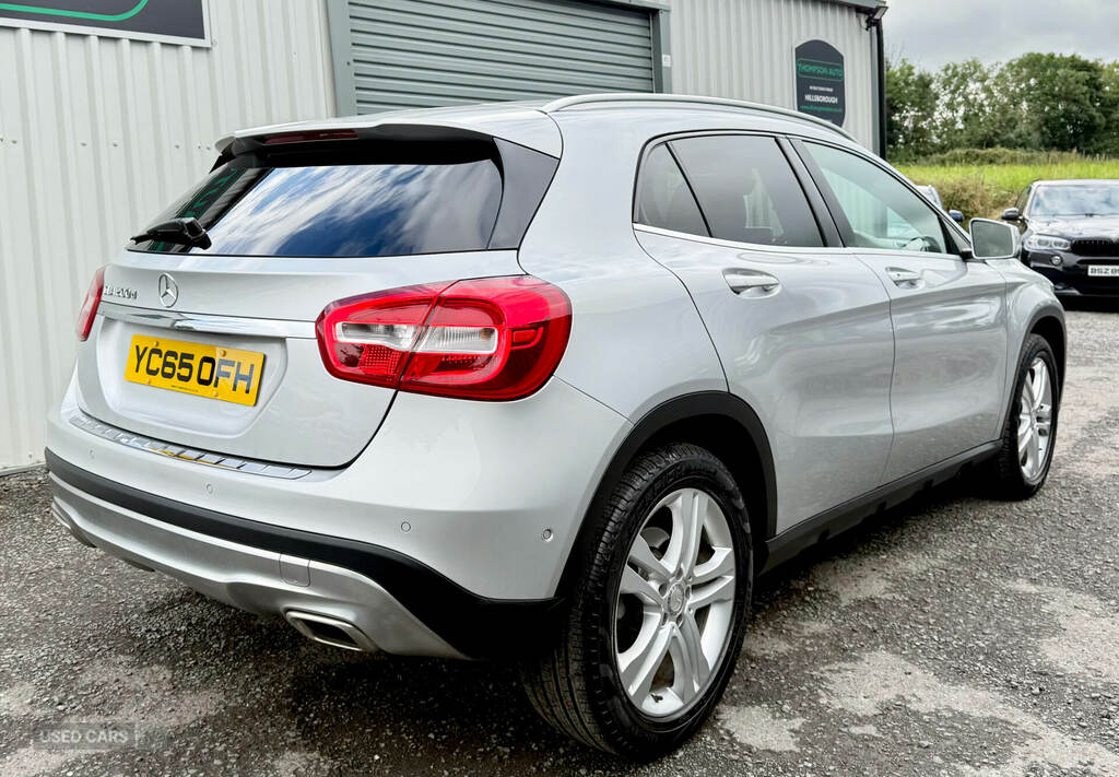 Mercedes-Benz GLA Class Gla220 Amg Line Premiumcdi 4Matic Grey #3