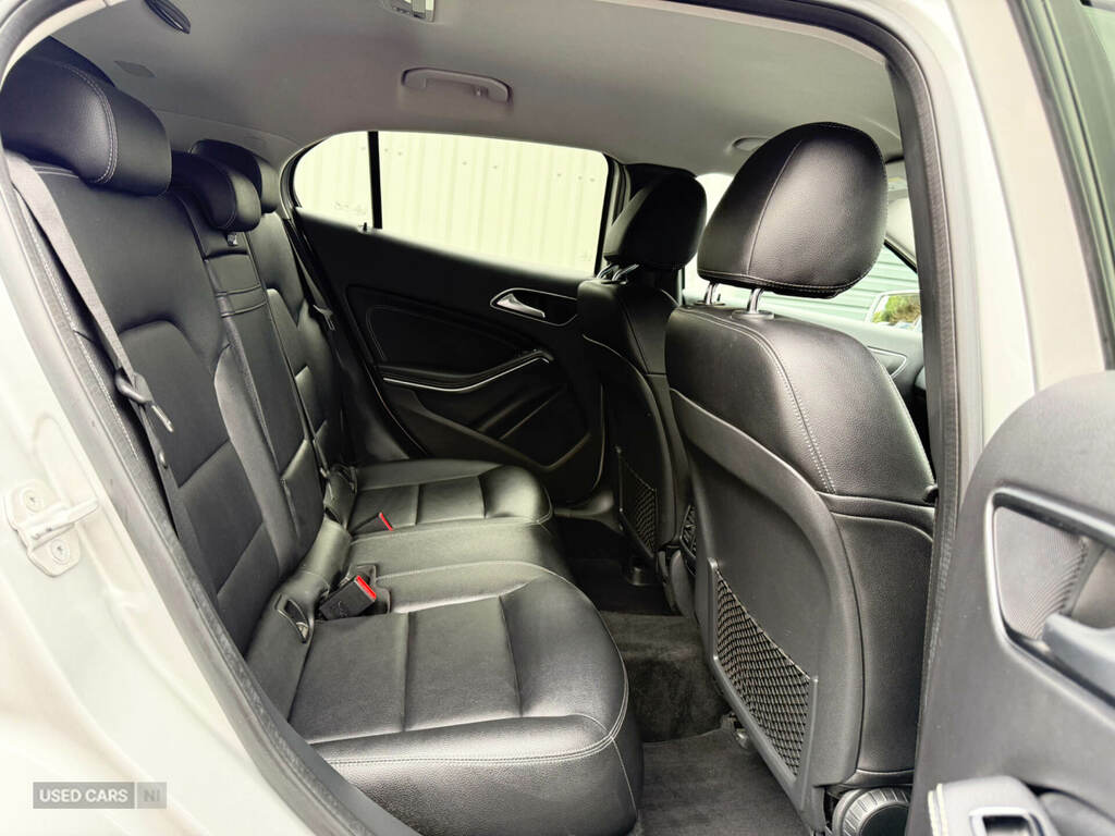 Mercedes-Benz GLA Class Gla220 Amg Line Premiumcdi 4Matic Grey #10