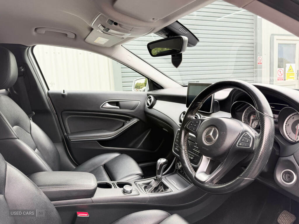 Mercedes-Benz GLA Class Gla220 Amg Line Premiumcdi 4Matic Grey #8