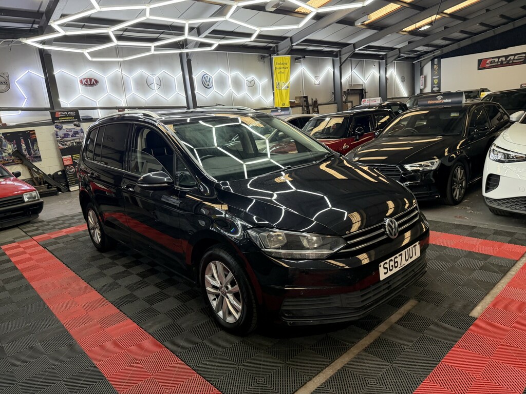 Volkswagen Touran Mpv 2.0 Tdi Se Family 201767 Black #2