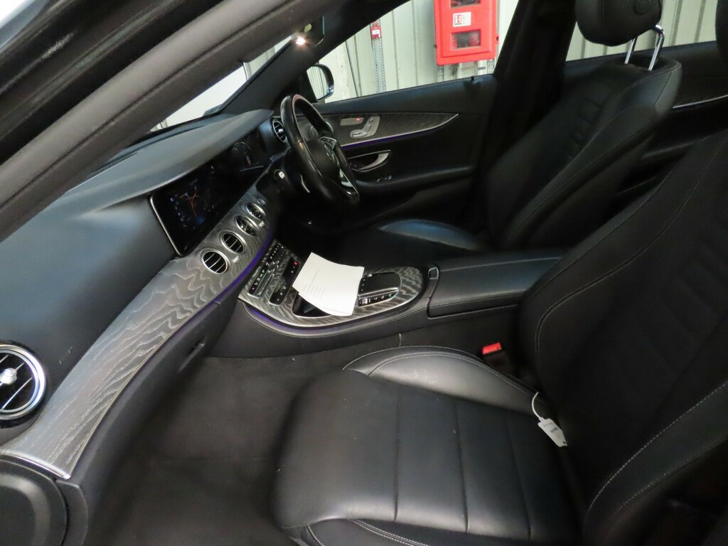 Mercedes-Benz E Class 2.0 E220dh Mhev Amg Line Night Edition Black #2