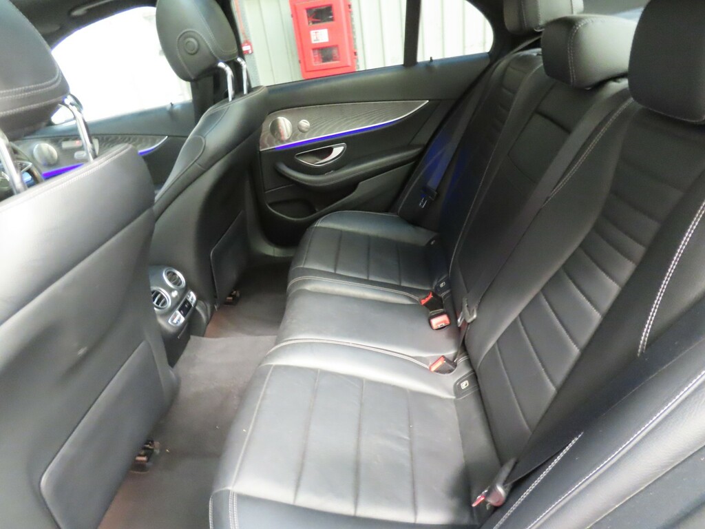 Mercedes-Benz E Class 2.0 E220dh Mhev Amg Line Night Edition Black #3