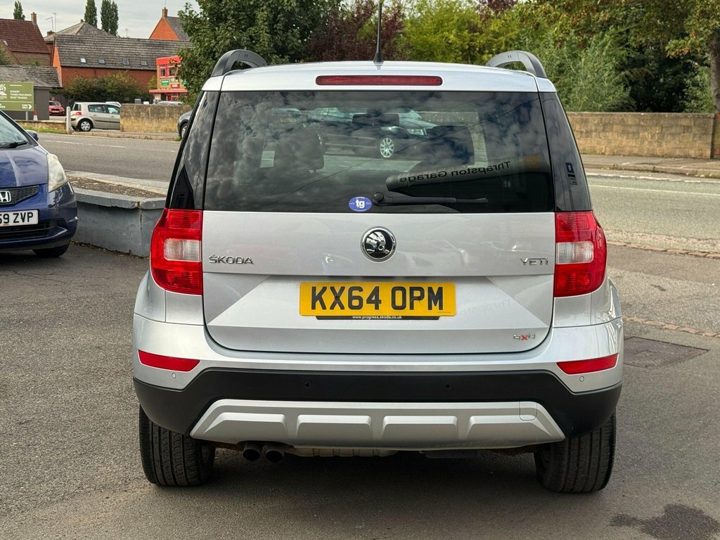 Skoda Yeti 2L Elegance KX64OPM Silver #4
