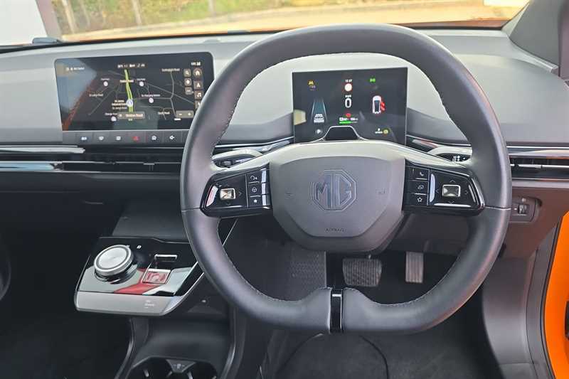 MG MG4 Hatchback Black #11
