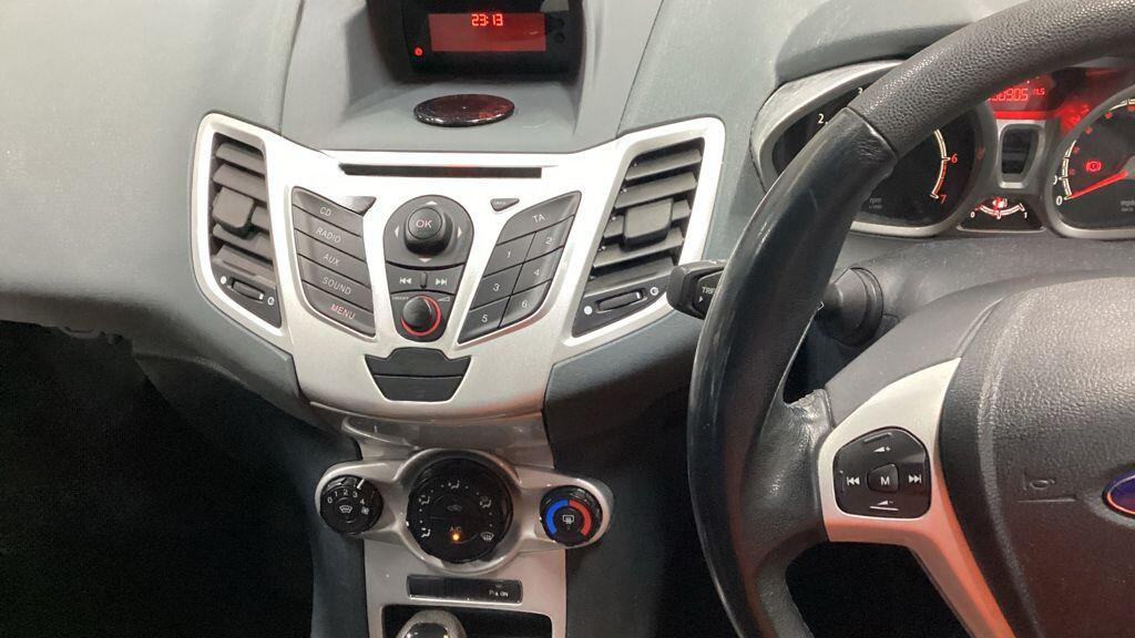 Ford Fiesta 1.4 Tdci Zetec White #8