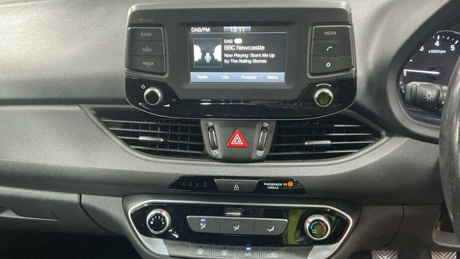 Hyundai I30 1.6 Crdi Blue Drive S Black #8