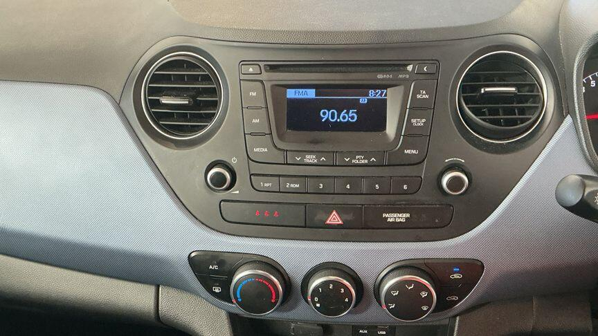 Hyundai I10 I10 S White #8