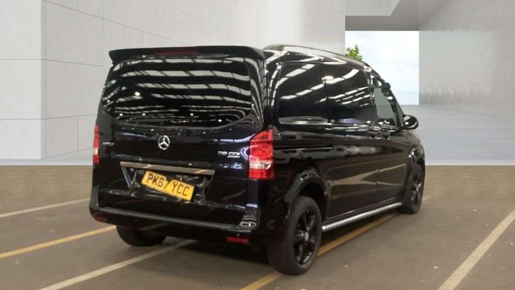 Mercedes-Benz Vito 2.1L Sport Black #4