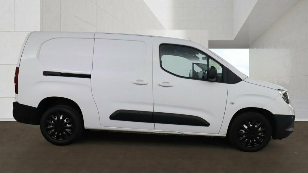 Vauxhall Combo 1.5L Edition White #5