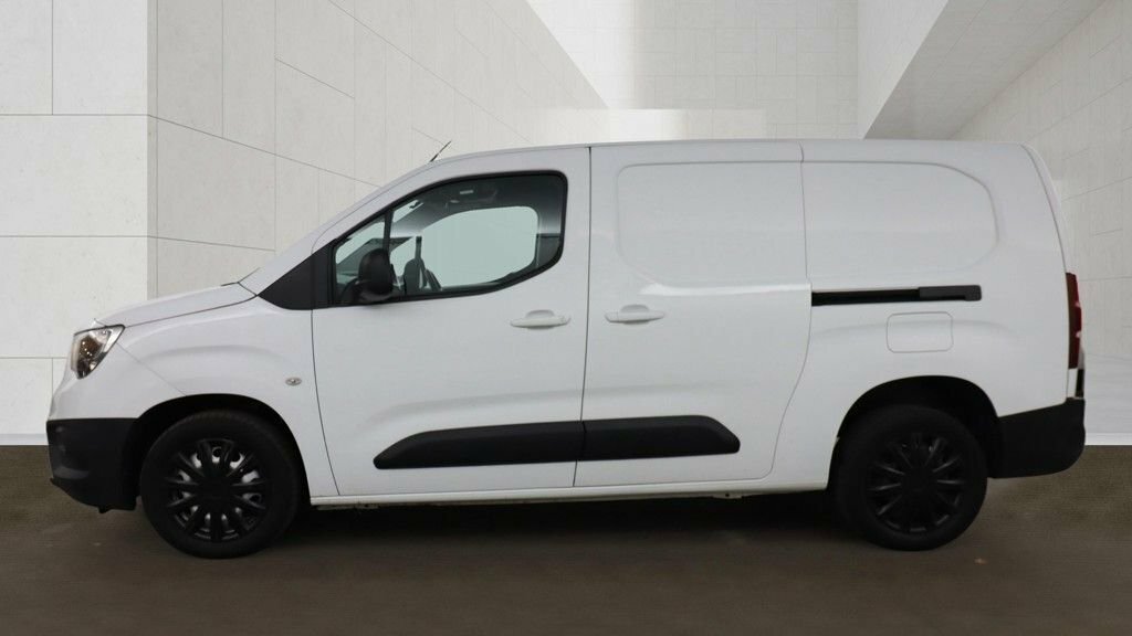 Vauxhall Combo 1.5L Edition White #6