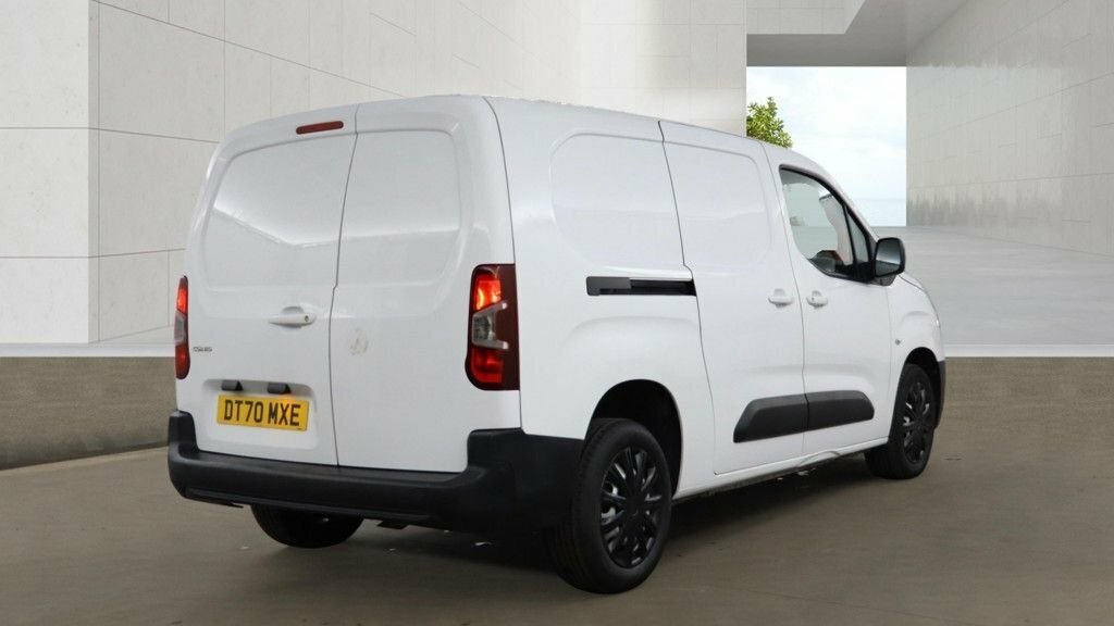 Vauxhall Combo 1.5L Edition White #4