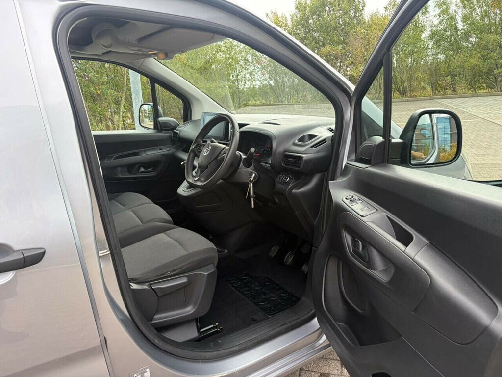 Vauxhall Combo 2300 1.5 Turbo D 100Ps L1 H1 Sportive Van White #13