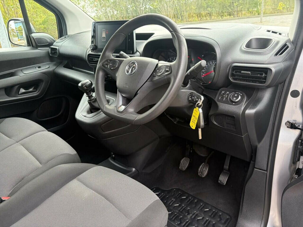 Vauxhall Combo 2300 1.5 Turbo D 100Ps L1 H1 Sportive Van White #10