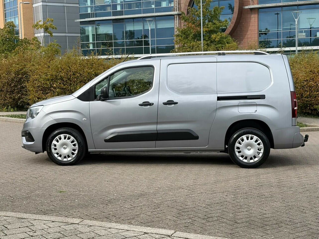 Vauxhall Combo 2300 1.5 Turbo D 100Ps L1 H1 Sportive Van White #9
