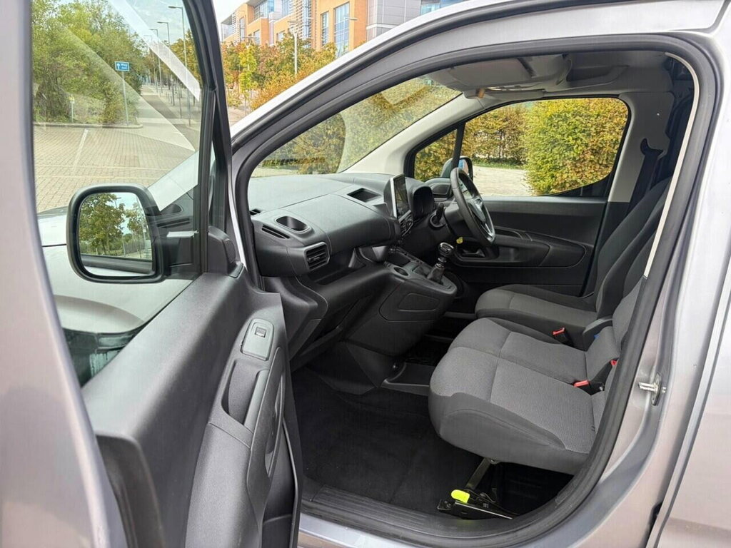 Vauxhall Combo 2300 1.5 Turbo D 100Ps L1 H1 Sportive Van White #16