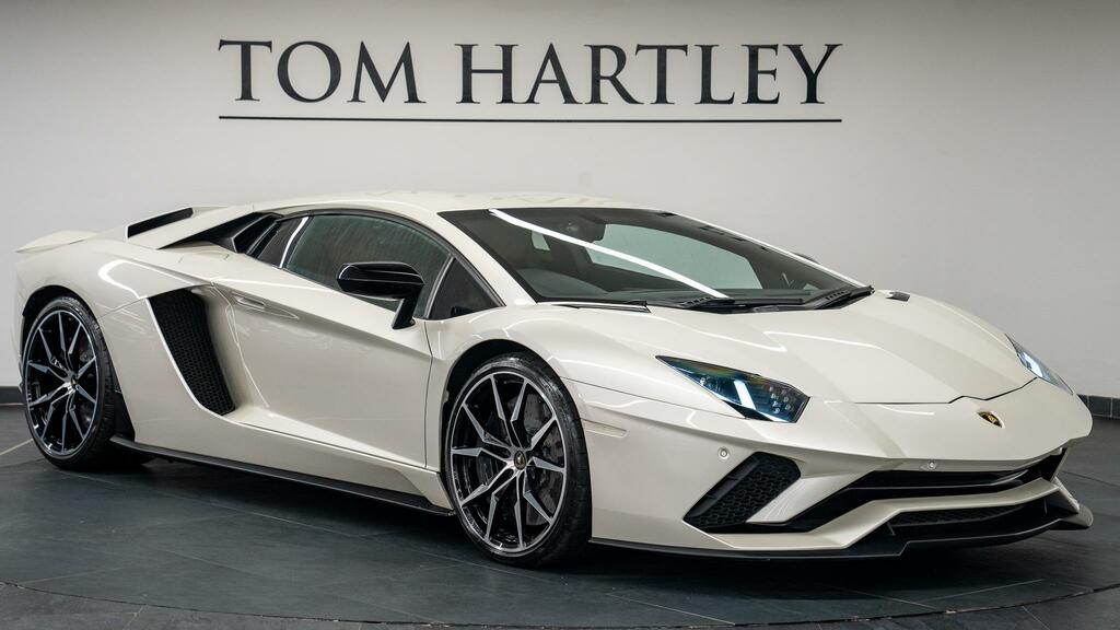 Lamborghini Aventador Svj White