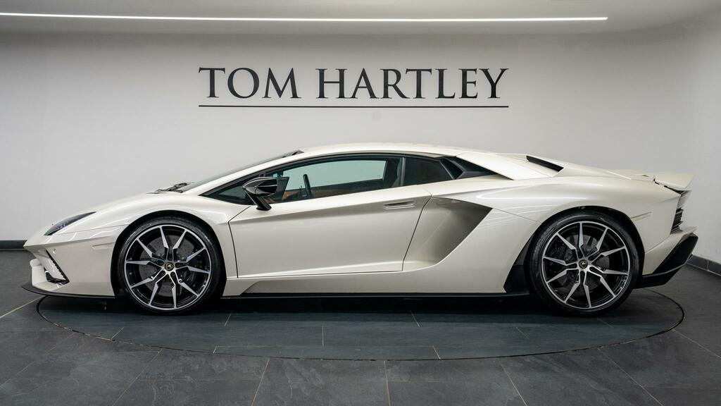 Lamborghini Aventador Svj White #4