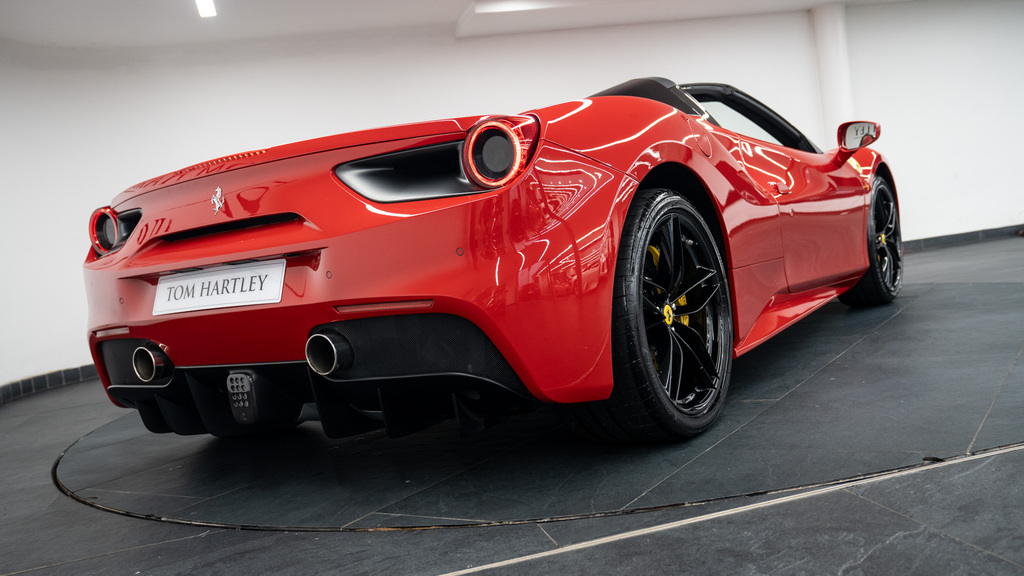 Ferrari 488 488 Pista S-a Red #15