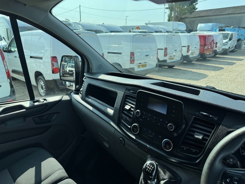 Ford Transit Custom 300 Leader P V White #4